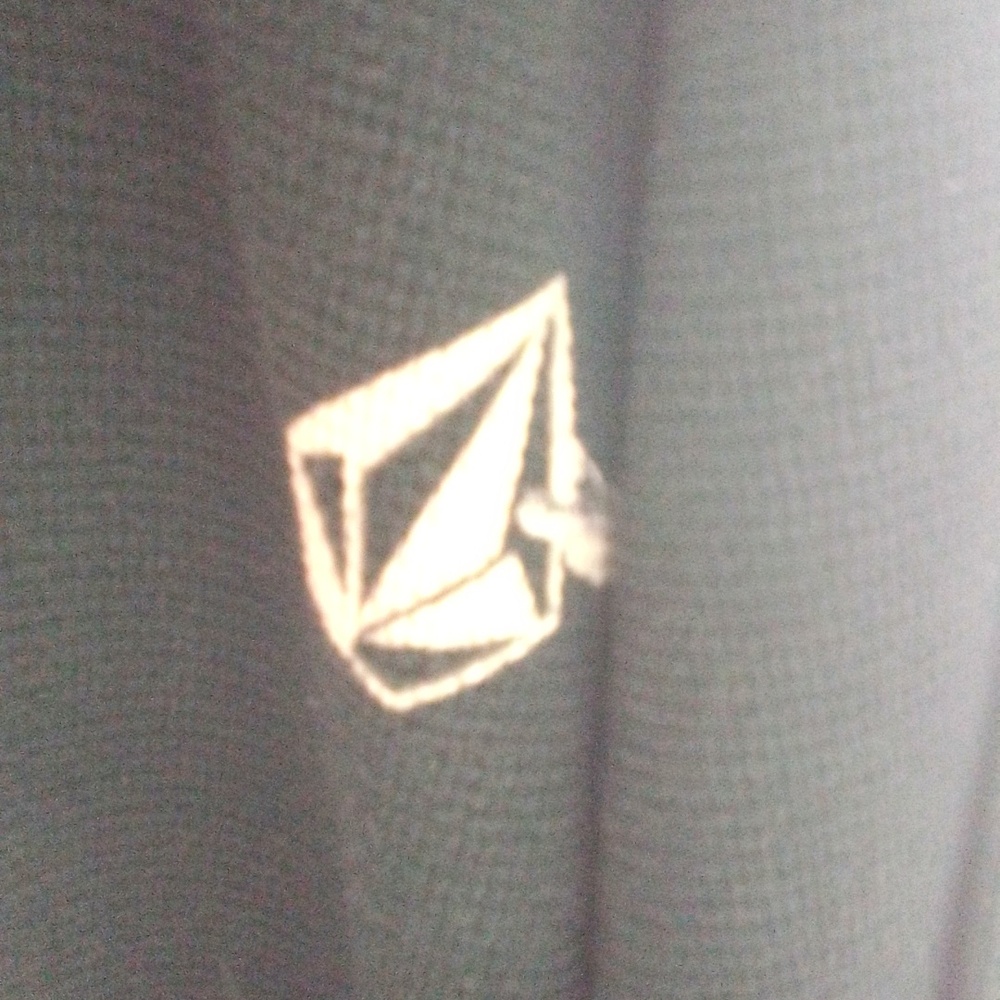 Volcom shirt - Picture 6 of 8